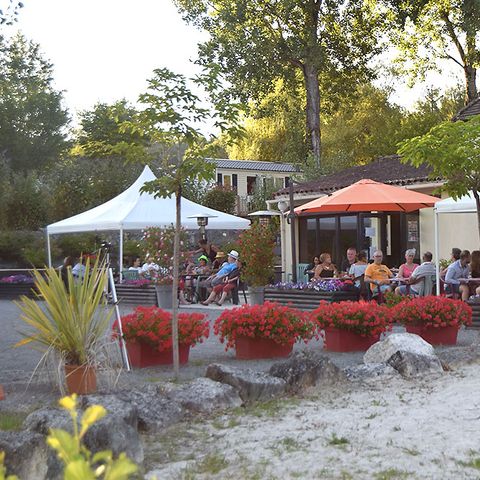 Camping Paradis - Les Etangs du Plessac Camping Paradis - Les Etangs du Plessac - Camping Dordogne - Image N°12