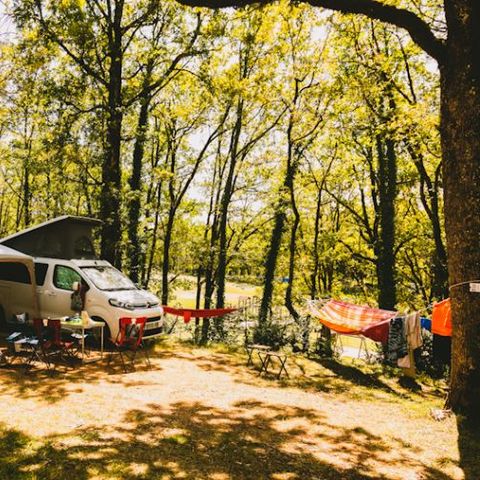 STAANPLAATS - LOCATIE - zonder elektriciteit