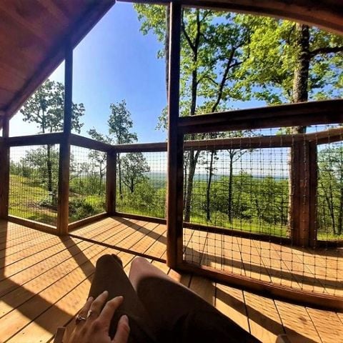 CHALET 7 personnes - 2 CABANES RELIEES PAR UNE PASSERELLE