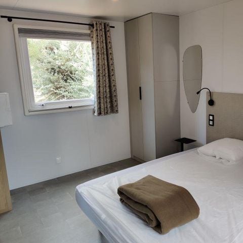 Stacaravan 5 personen - C- Stacaravan Hélios - PMR - airconditioning - 2 kamers 32m² met overdekt terras