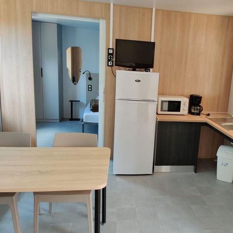 BUNGALOW 5 personnes - C- Mobil-home Hélios - PMR - climatisé - 2 chambres 32m² avec terrasse couverte
