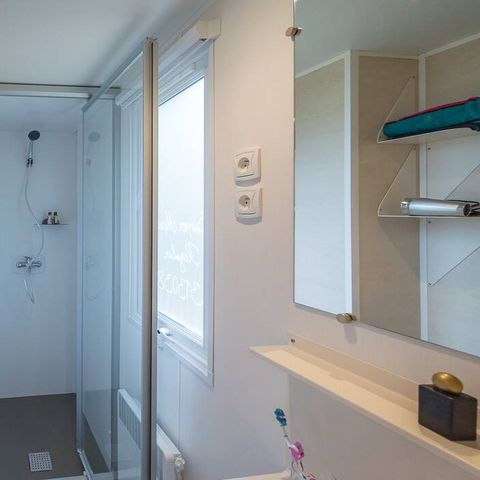 Mobilheim 4 Personen - Classic | 2 Schlafz. | 4 Pers. | Erhöhte Terrasse