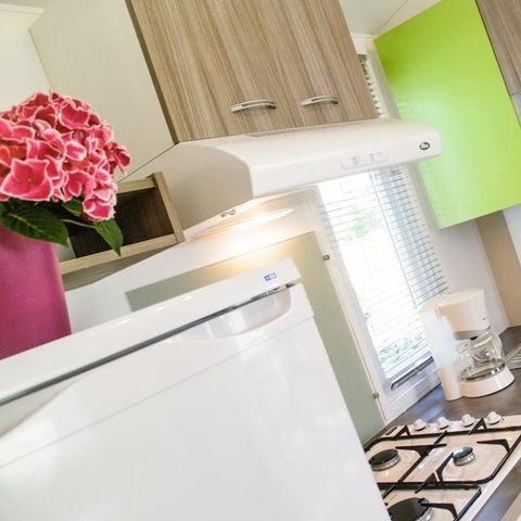 BUNGALOW 4 personnes - ECO Mobil home 2ch. LUDISIA (de + 10 ans) 24 m² + Terrasse semi-couverte 4 pers