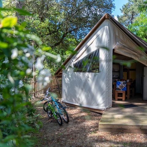 Canvas and wooden tent 5 persons - Tent 2ch. GENET (2023) 21m² + semi-covered terrace 4/5 people