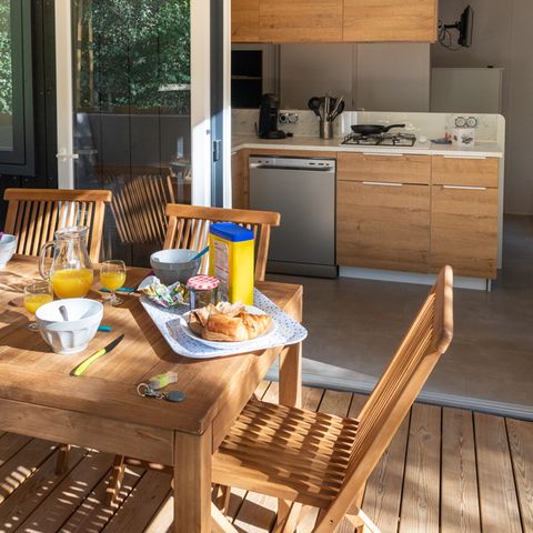 Mobilheim 6 personen - PREMIUM Mobilheim 3 Zi. OCEAN (2023) 40m² + Halbüberdachte Terrasse [besondere Dauer dd].