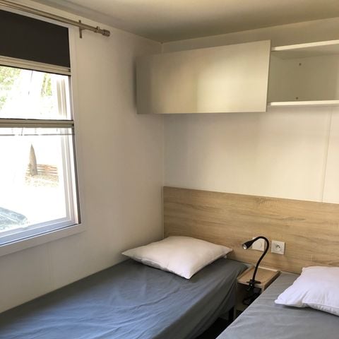Stacaravan 6 personen - 085 - 3 slaapkamers