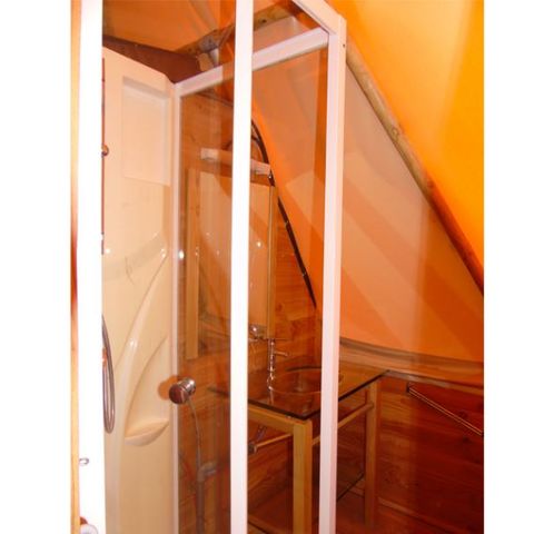 UNUSUAL ACCOMMODATION 6 people