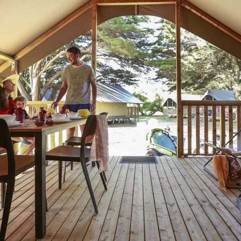 TIENDA DE LONA Y MADERA 4 personas - Tente Lodge Confort (2 habitaciones - Sin sanitarios) 4 pers.