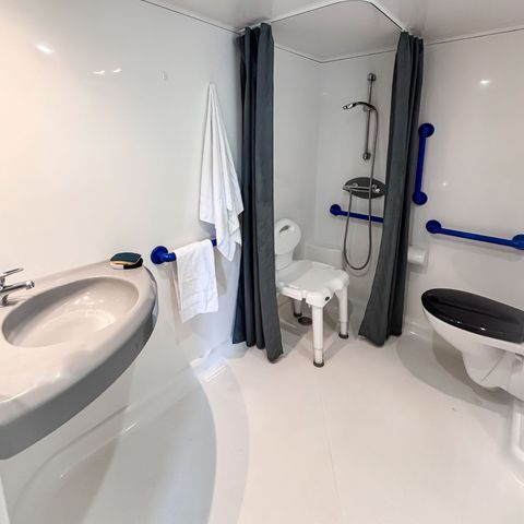 BUNGALOW 4 personnes - Mobil-home Confort 25m² PMR (2 chambres) + terrasse couverte 4 pers