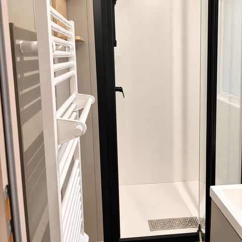 Casa mobile 6 persone - Homeflower Premium 35 m² - 3 camere - Terrazza semicoperta - TV - Lavastoviglie - Plancha - Aria condizionata - Lenzuola incluse