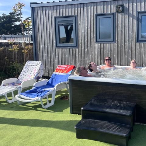 Mobilhome 12 personas - Mobile Home Tropical Lodge Familiar AVEC JACUZZI- 36.80 m²/MH - 6 hab/12 pers - TRIBU XXL 12 pers