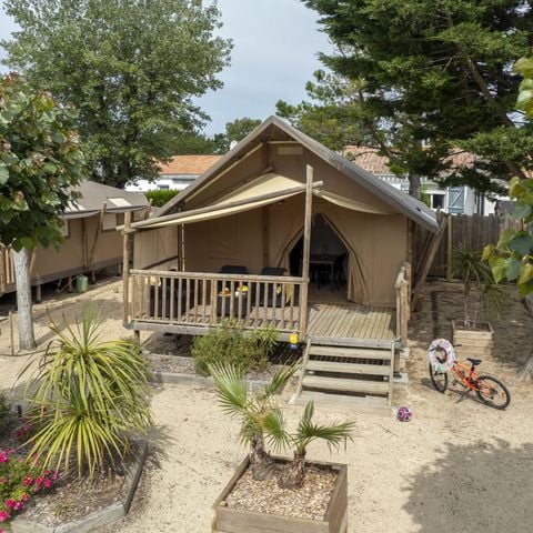 Tente en toile et en bois 4 personnes - Jungle Lodge 2chambres - avec SDB - 26m² 2/4 pers