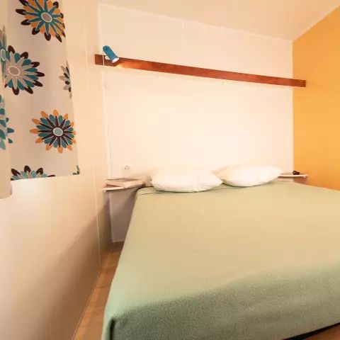 Mobilhome 4 personas - Retro 3 Habitaciones 4 Personas + TV
