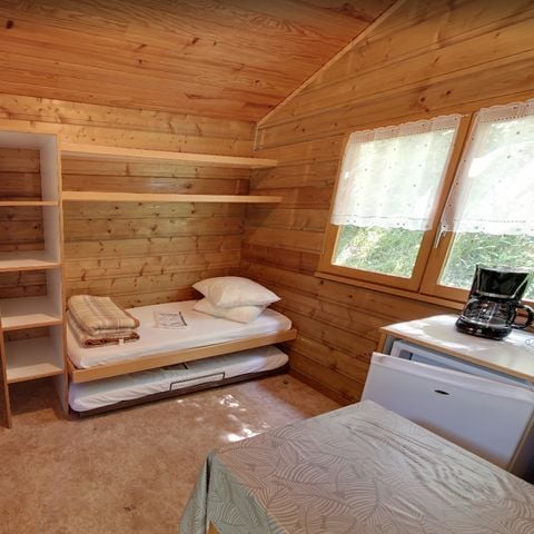 CHALET 4 personnes - CABANE (Sans sanitaires)
