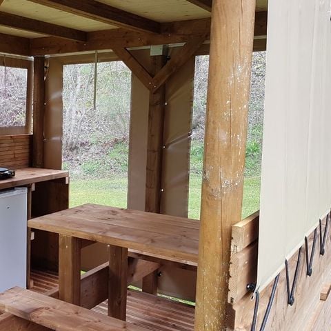HÉBERGEMENT INSOLITE 4 personnes - BIVOUAC (Sans sanitaires) + tente au sol 