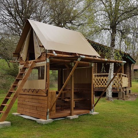 Alojamiento 4 personas - BIVOUAC (sin instalaciones sanitarias) + tienda en el suelo