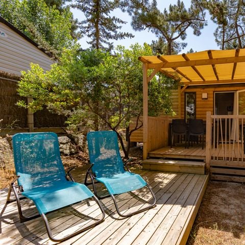 Stacaravan 6 personen - MH Modulo DUO BOIS 2 slaapkamers 29 m² met overdekt houten terras en solarium houten terras