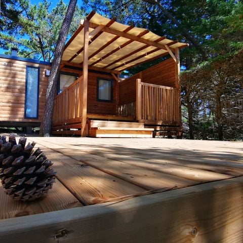 Stacaravan 6 personen - MH Modulo DUO BOIS 2 slaapkamers 29 m² met overdekt houten terras en solarium houten terras