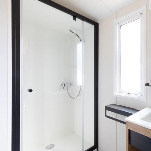 MOBILHOME 4 personnes - BAHIA BOIS 29m²  - 2 chambres avec une terrasse bois couverte et une terrasse solarium