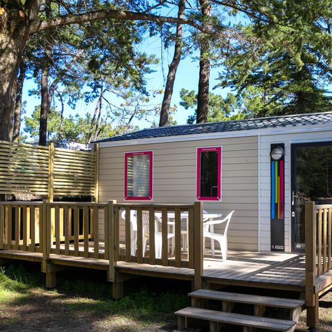 Mobile home 6 persons - BERMUDES 31.50m² - 3 bedrooms - sleeps 6, with wooden terrace