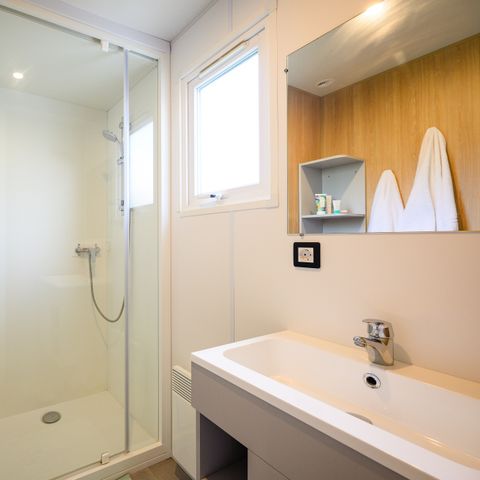 Mobilhome 4 personnes - D/ COTTAGE CONFORT 2 chambres - 30m2 - terrasse couverte 4 pers