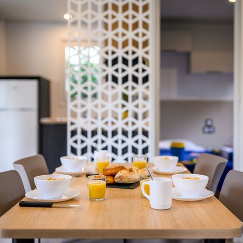 Mobilhome 4 personas - SIGNATURE - CONFORT - PLUS - 2 habitaciones - 30 m² - Terraza cubierta