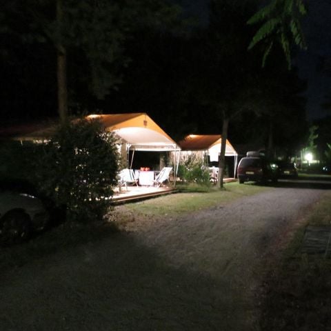 Canvas and wooden tent 5 persons - Le Lodge Canada 2ch. 5 pers.