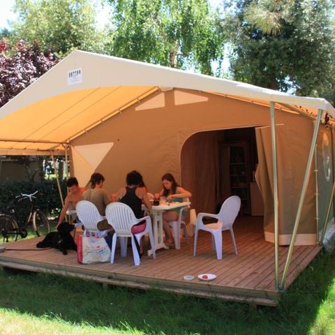 Canvas and wooden tent 5 persons - Le Lodge Canada 2ch. 5 pers.