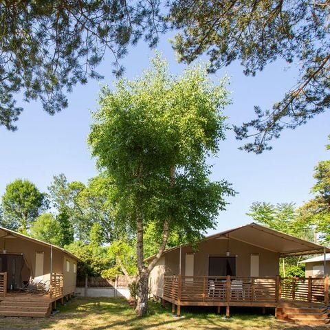 Canvas and wooden tent 5 persons - Le Lodge Oulébo 2ch. sleeps 5