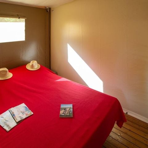 Canvas and wooden tent 5 persons - Le Lodge Oulébo 2ch. sleeps 5