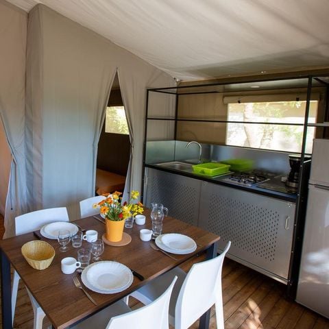 Canvas and wooden tent 5 persons - Le Lodge Oulébo 2ch. sleeps 5