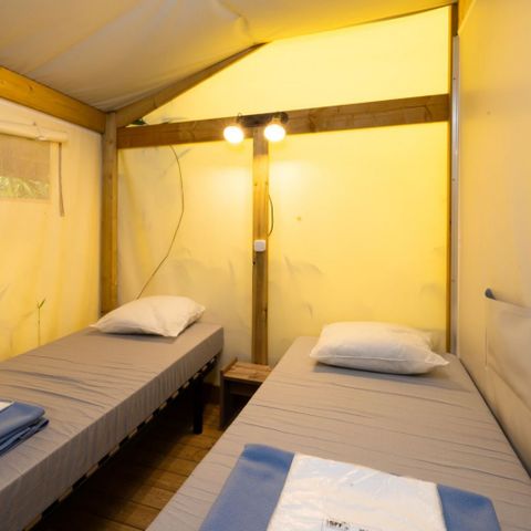 Tente en toile et en bois 4 personnes - QUARTIER PIETON