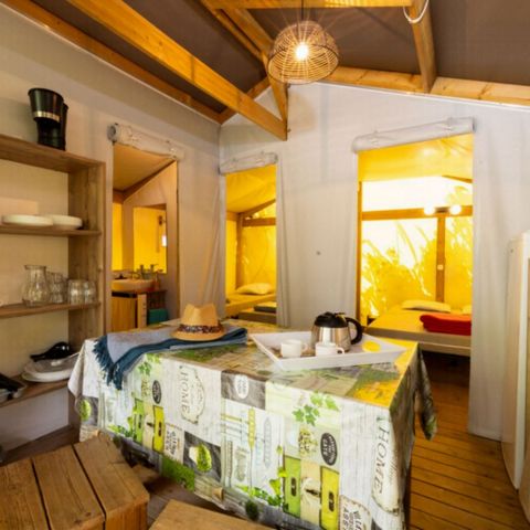 Tente en toile et en bois 4 personnes - QUARTIER PIETON