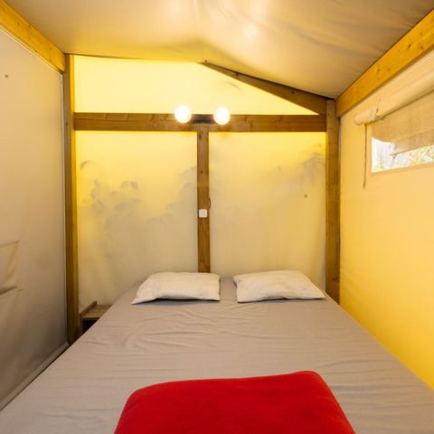 Tente en toile et en bois 4 personnes - QUARTIER PIETON