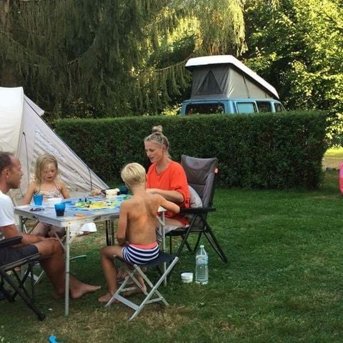 Kampeerplaats - Auto + Camper