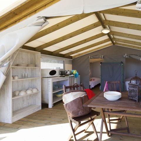 CANVAS BUNGALOW 4 people - ECOLODGE 23m² without bathroom facilities, with cold water supply and kitchen sink – sleeps 4
