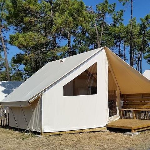 TENT 4 people - Junior Lodge Tent without bathroom facilities, with cold water supply and kitchen sink – sleeps 4