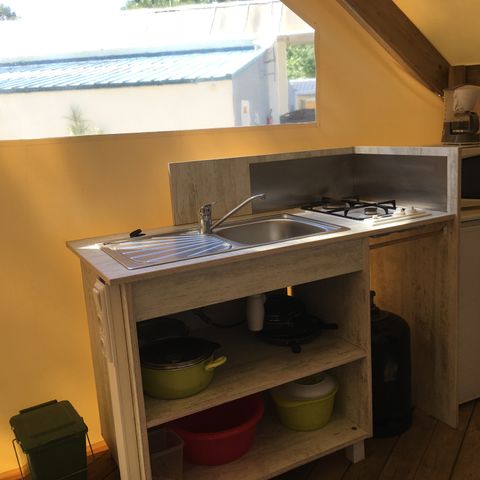 TENT 4 people - Junior Lodge Tent without bathroom facilities, with cold water supply and kitchen sink – sleeps 4