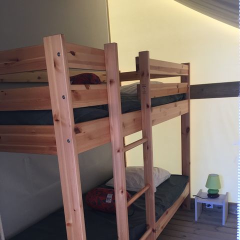 TENT 4 people - Junior Lodge Tent without bathroom facilities, with cold water supply and kitchen sink – sleeps 4