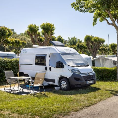 EMPLACEMENT - Forfait 2 : emplacement 1 voiture électricité 6 Ampères