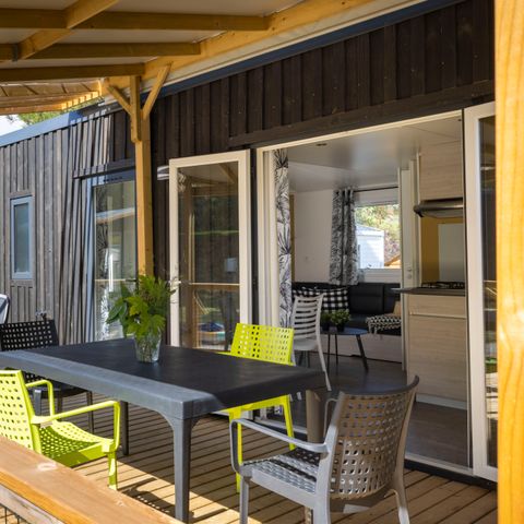 Mobilheim 4 personen - Homeflower Premium 29m² (2 Schlafräume) + TV + LV + Überdachte Terrasse + Bettwäsche inklusive + KLIMA + Fußgängerzone 4 Pers.