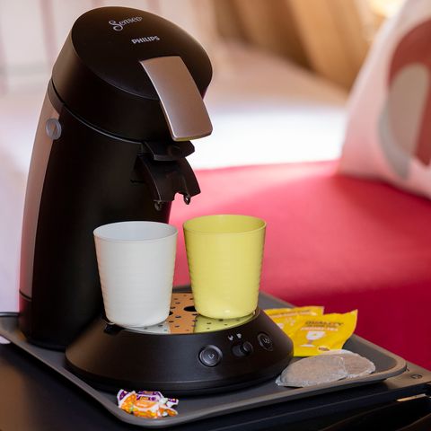 HÉBERGEMENT INSOLITE 2 personnes - Forfait Insolite :Cabadienne 8m² - 1 chambre + Frigidaire + Terrasse 1/2 pers