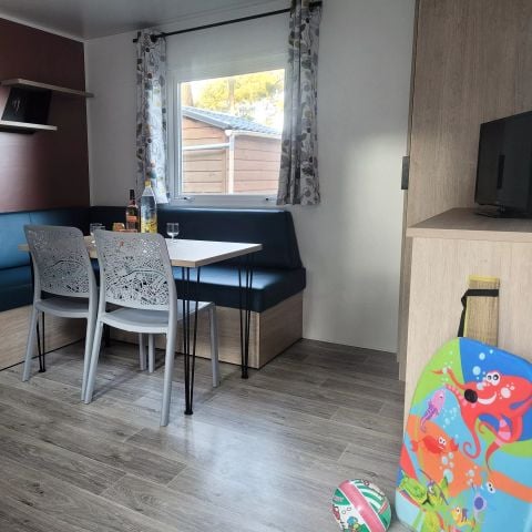 Mobilhome 4 personnes - 3 Pièces 4 Personnes + TV