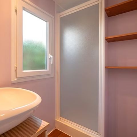 Stacaravan 4 personen - Stacaravan | Klassiek | 2 Slaapkamers | 4 Pers. | Single terras