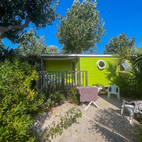 Mobile home 4 persons - Cottage GOYAVE - 25m² - integrated semi-covered terrace - 2 bedrooms 4 pers