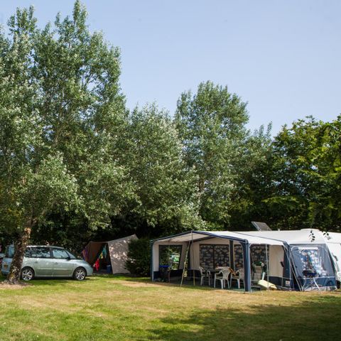 Kampeerplaats - Premium 160-250m² Riolering+Water+Elektriciteit