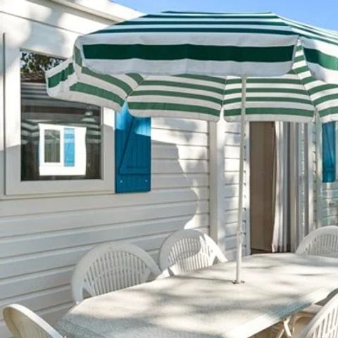 MOBILHOME 6 personnes - Homair mobil homes au camping La Guyonnière Classic | 2 Ch. | 4/6 Pers. | Terrasse surélevée non couverte