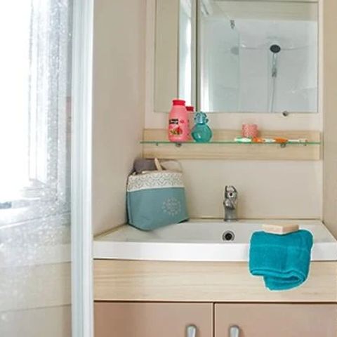 Mobilhome 6 personnes - Homair mobil homes au camping La Guyonnière Classic | 2 Ch. | 4/6 Pers. | Terrasse surélevée non couverte