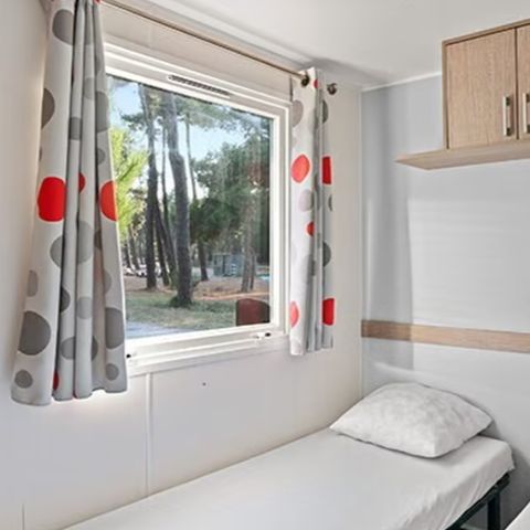 Mobile home 6 persons - Mobile-home | Classic | 3 Bedrooms | 6 Pers. | Terrace with elevation, not covered