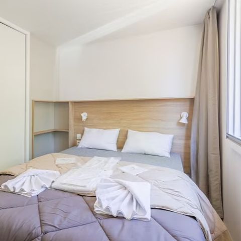 Stacaravan 4 personen - Ultimate | 2 slaapkamers | 4 pers | Verhoogd terras | 2 badkamers | Airconditioning | TV